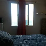 Apartamento Na Praia De Iracema, Com Vista Mar.