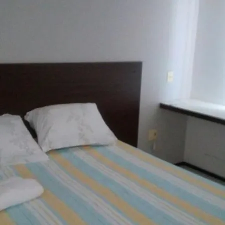 Apartamento Na Praia De Iracema, Com Vista Mar.